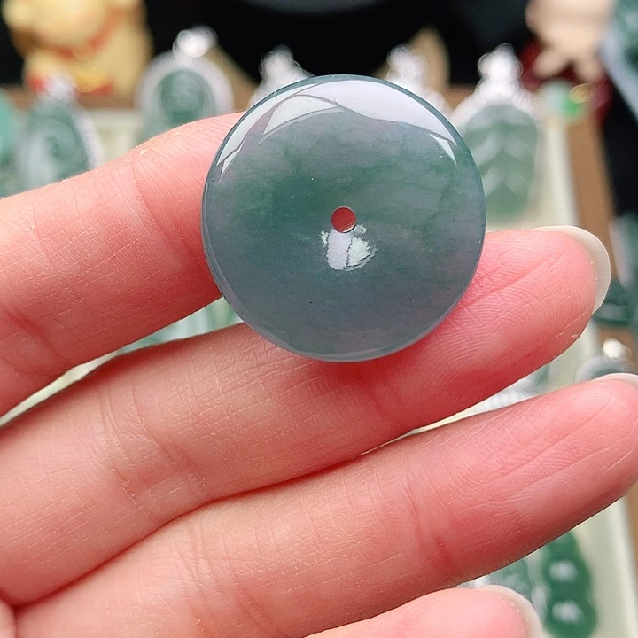 颈饰未镶嵌翡翠吊坠