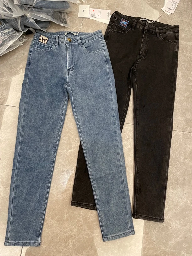 断码清货不退换高弹力薄绒小脚裤（扣眼已开介意勿拍）