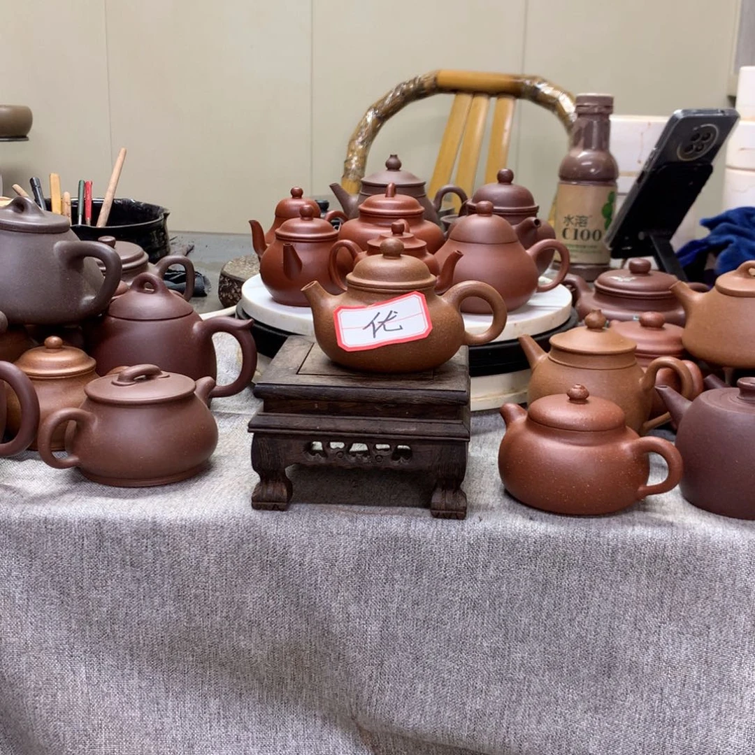 善***堂底槽青茶壶半手工制作130 1黄降坡