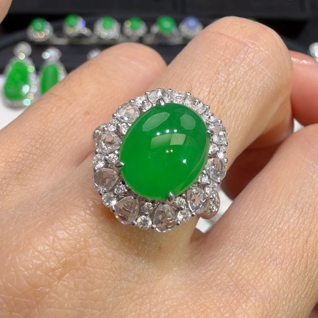 翡翠18K金镶嵌戒指收到货48小时鉴赏期