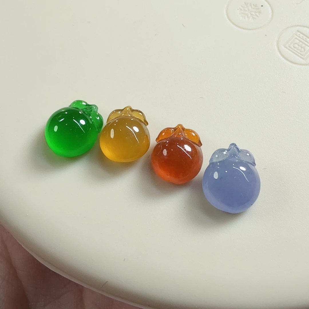 翡翠未镶嵌颈饰桃子一组