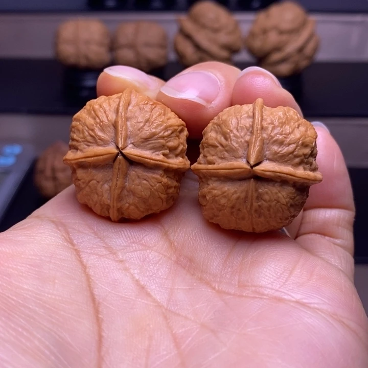 文玩核桃把件1314手捻51