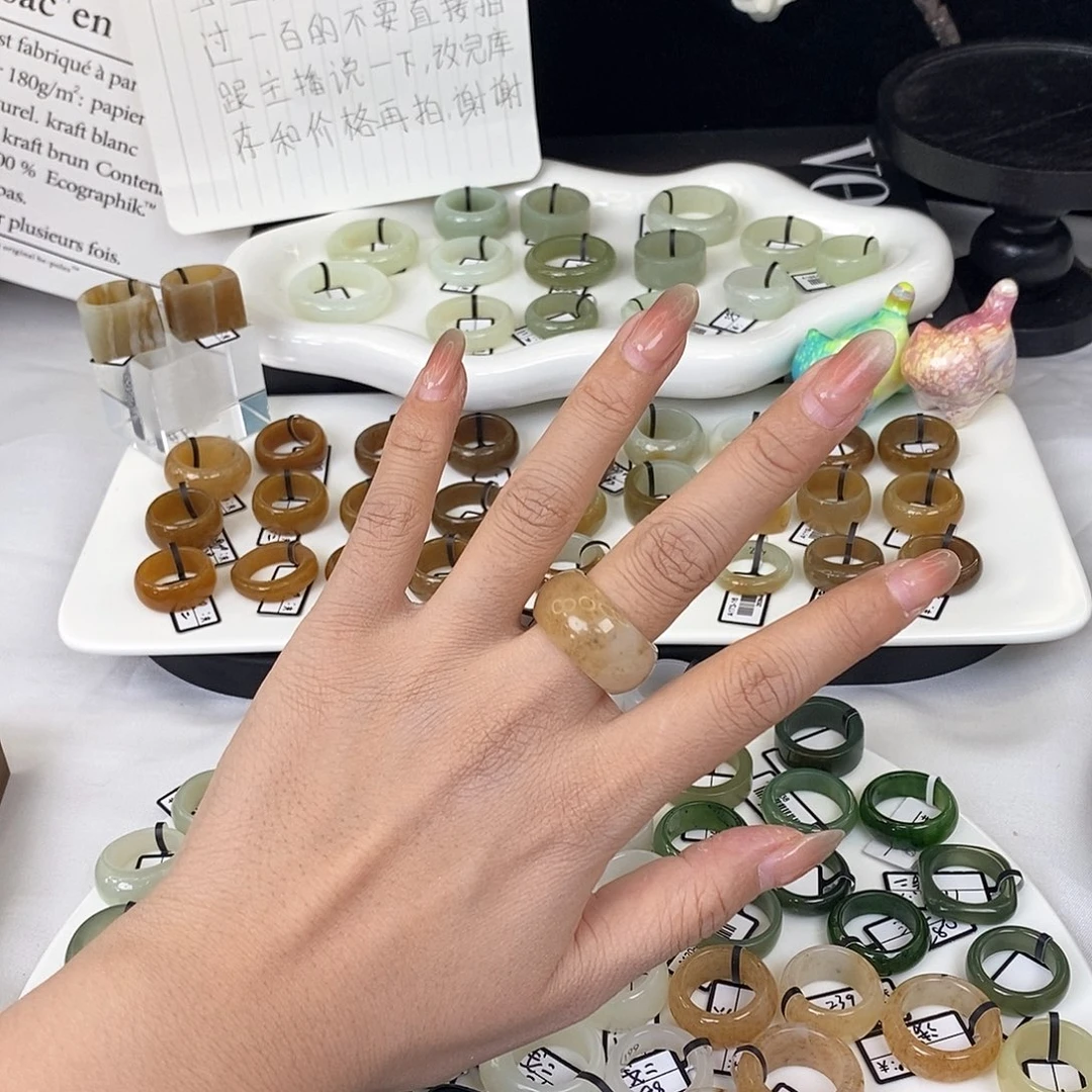 未镶嵌戒指和田玉Q47桂花糖18.0不退换