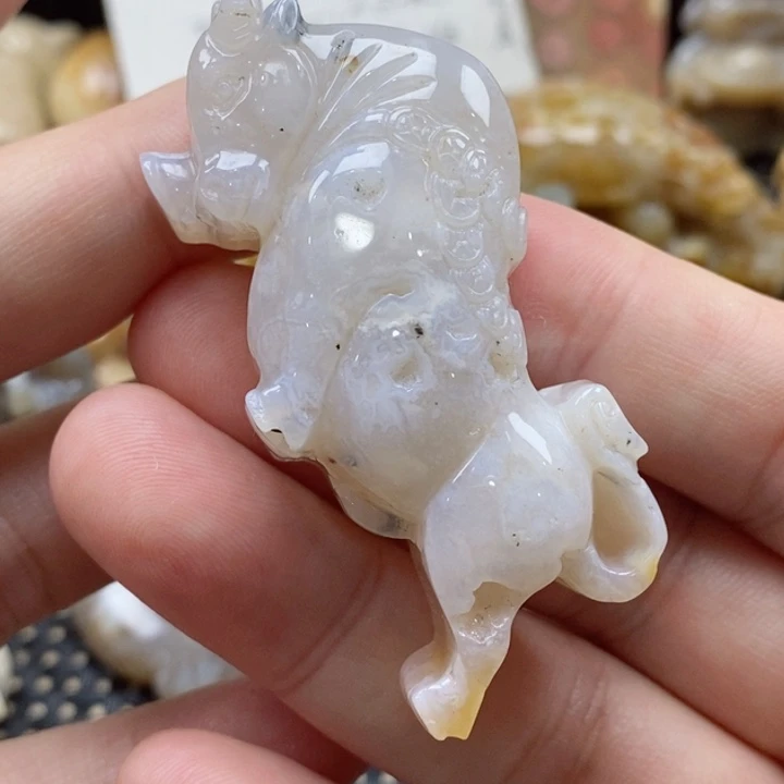 硅化珊瑚（珊瑚玉）颈饰未镶嵌