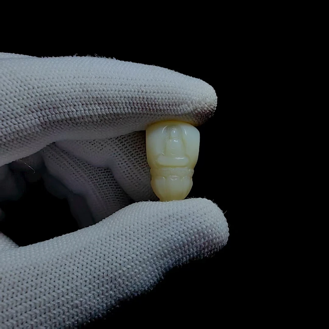 YL0162  香香润无相佛三通配饰约14mm