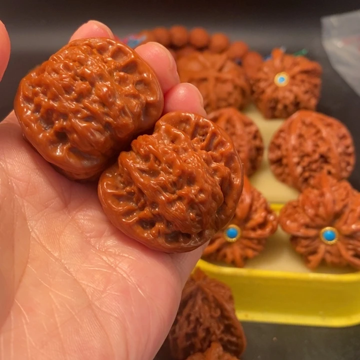 龍***猴头核桃吊坠工艺核桃