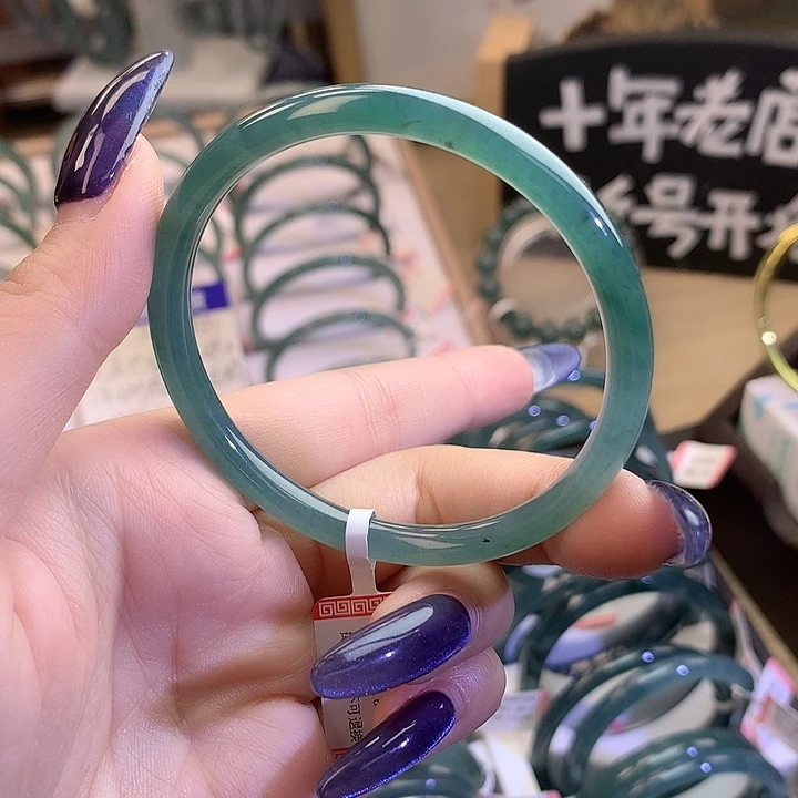 水***翡翠未镶嵌手镯5455