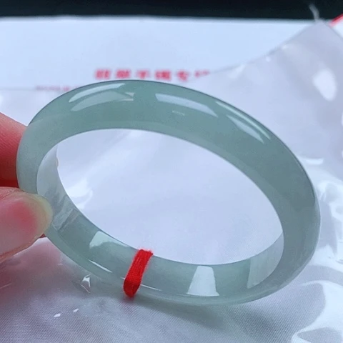 翡翠手镯（贵妃镯）未镶嵌46 号翡翠手镯