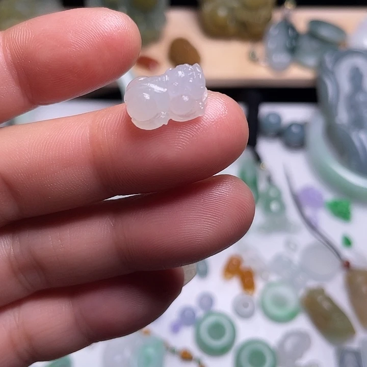 定制翡翠未镶嵌冰貔貅