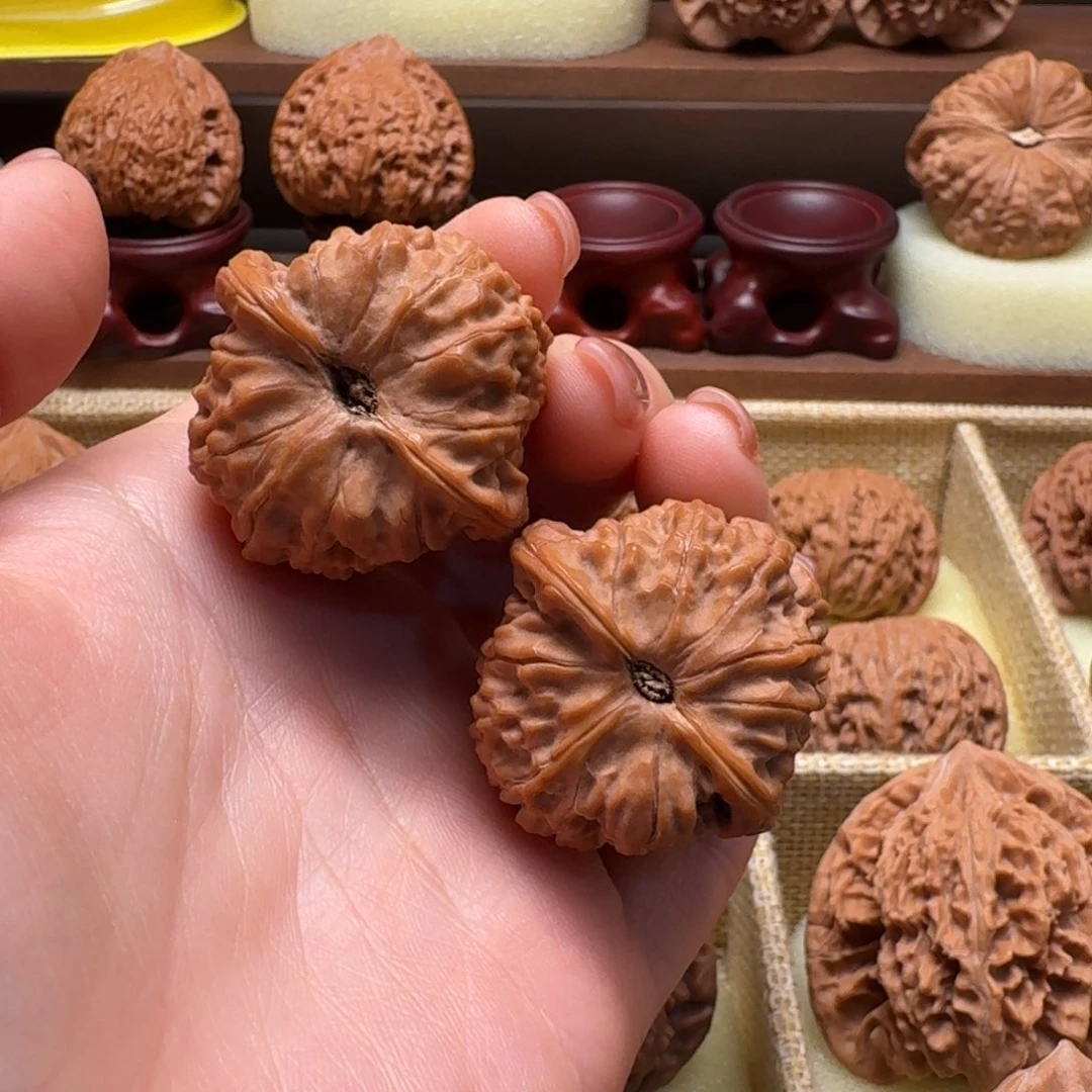 秋***.文玩核桃吊坠351️⃣抹红