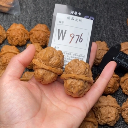 吊坠桃核我是第一百38