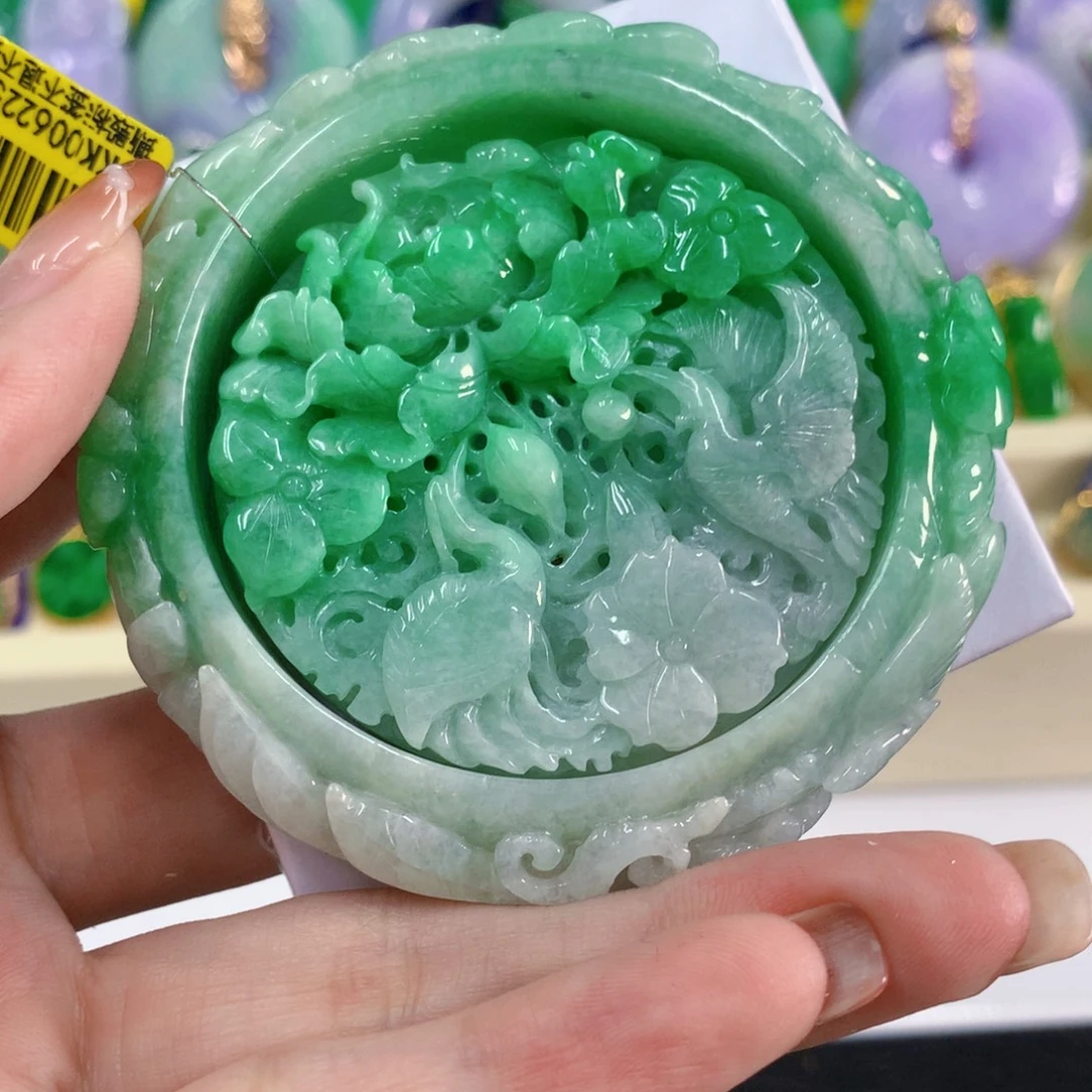 吊坠(不含链)未镶嵌翡翠