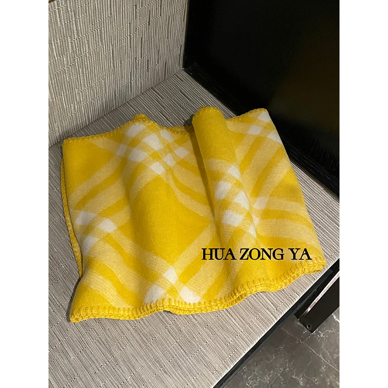 花总吖 秋冬款明媚黄羊毛混纺氛围感撞色格纹围巾披肩R425P20497