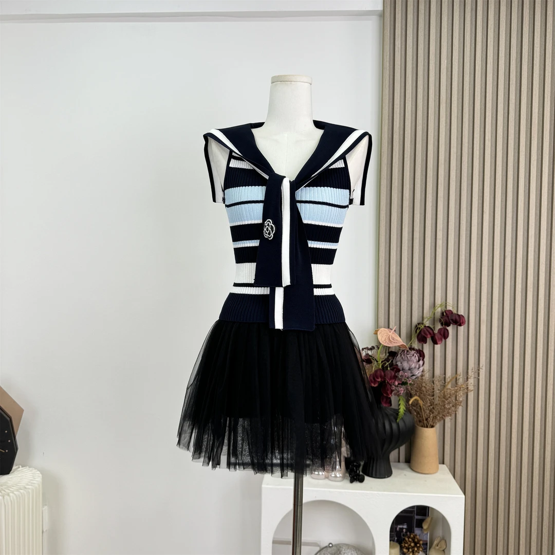 向晚·精致山茶花刺绣~海军领条纹针织衫上衣