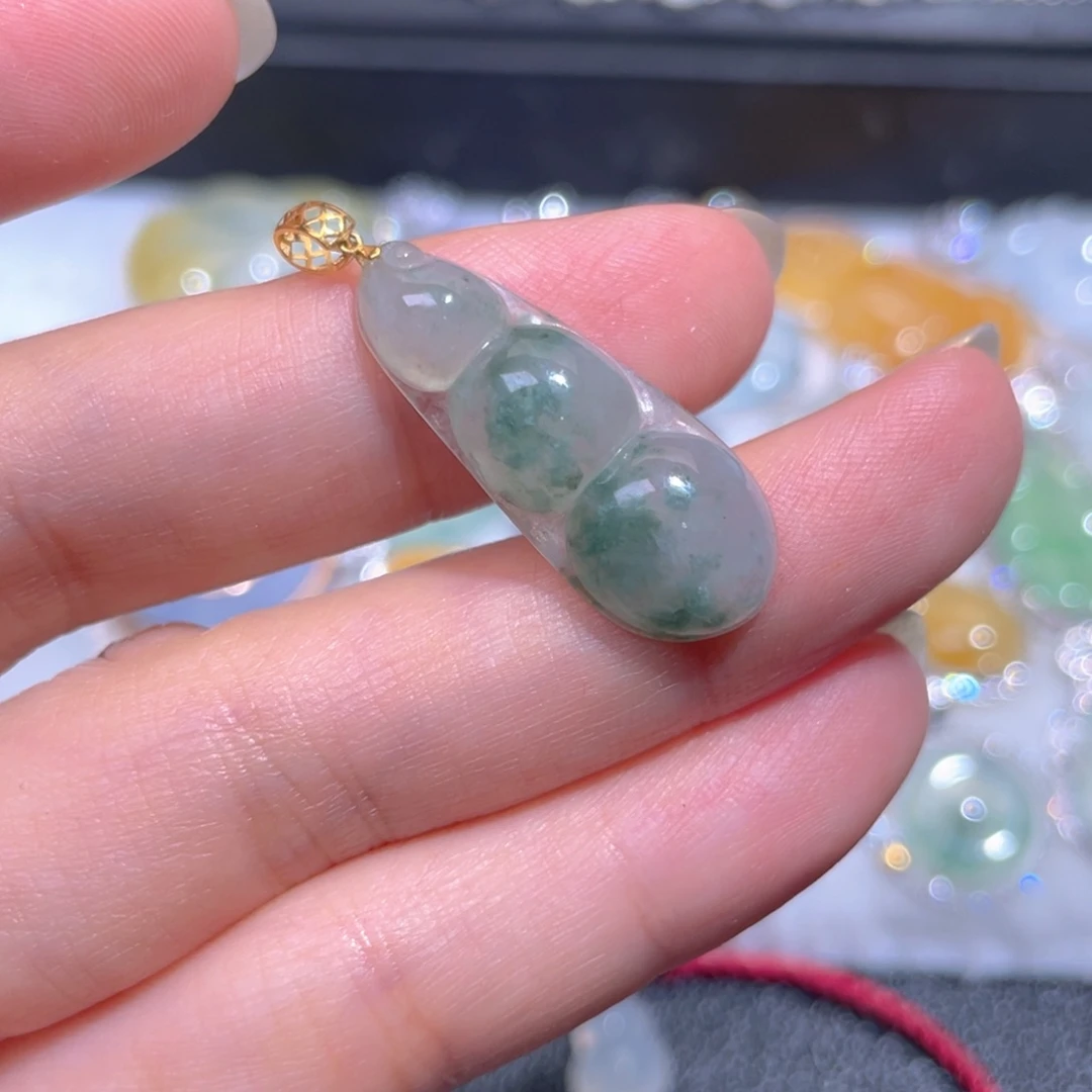 颈饰18K金镶嵌翡翠翡翠