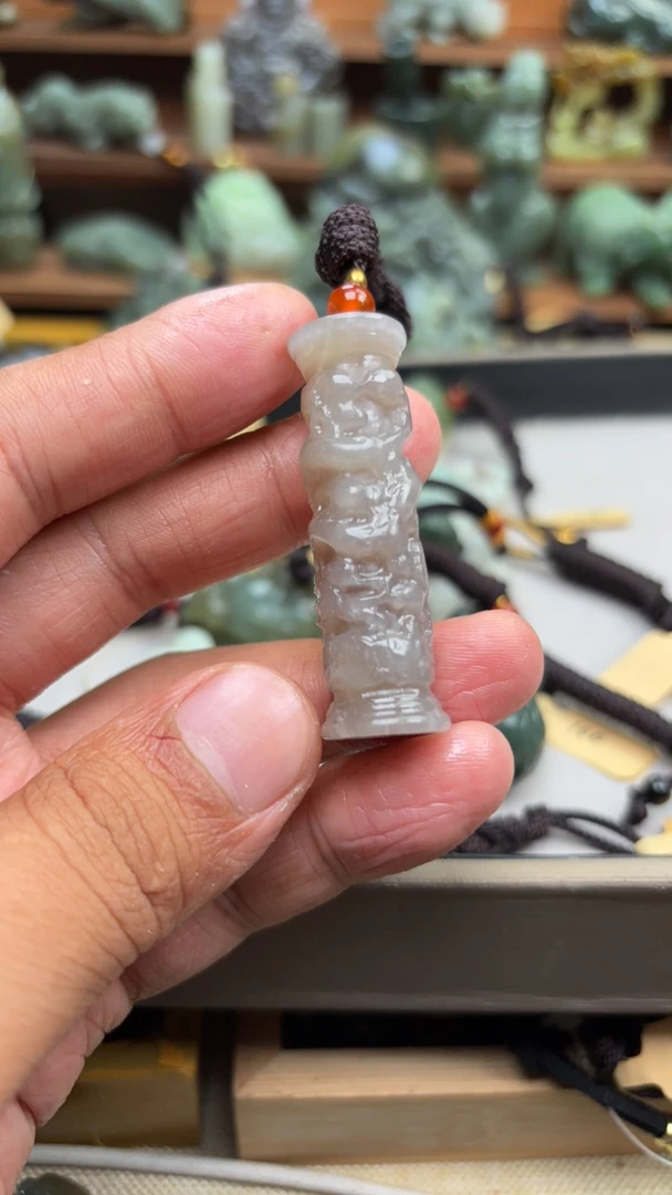 保真和田玉龙盘柱时尚吊坠百搭精雕拍一发一手工精致气质