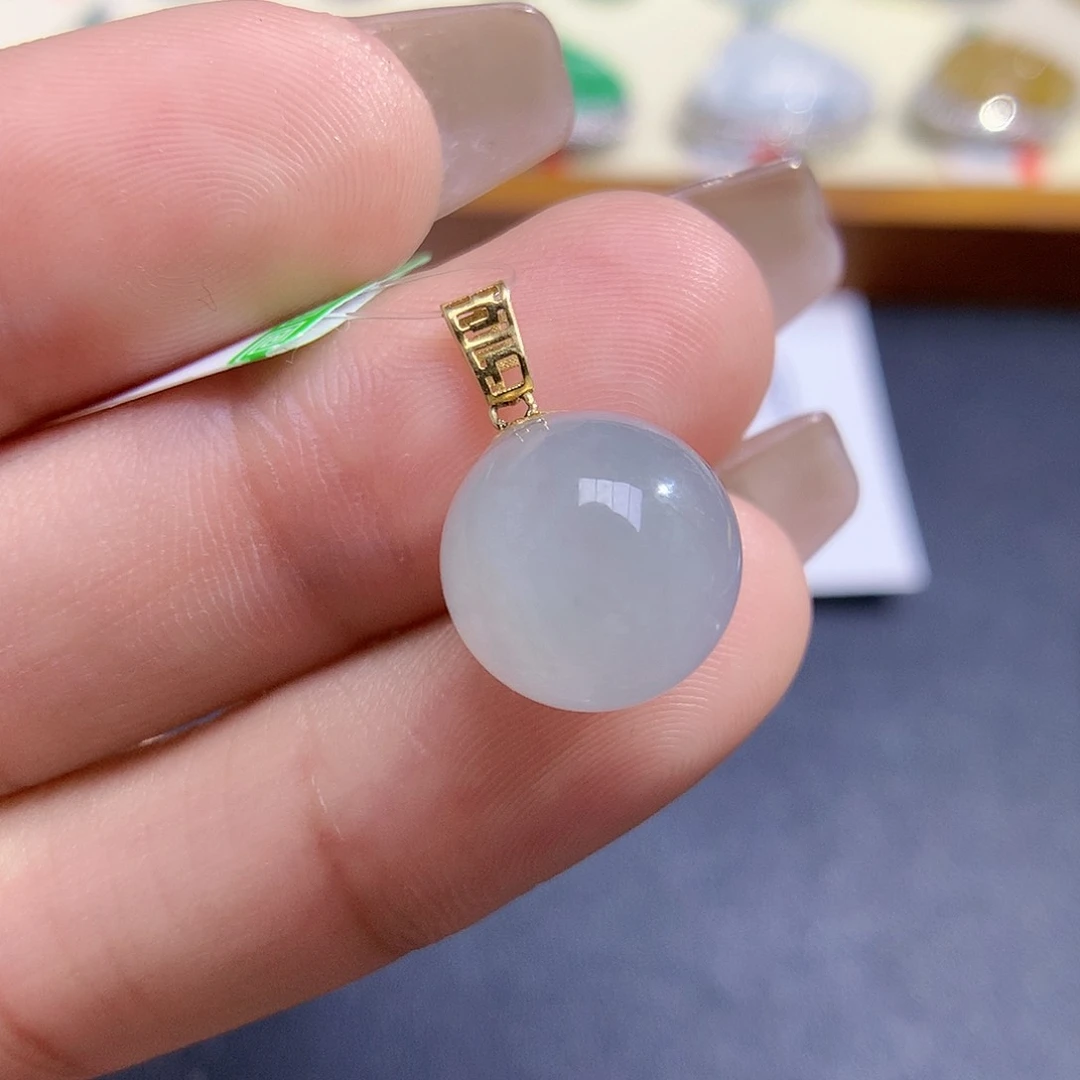 翡翠颈饰18K金镶嵌吊坠