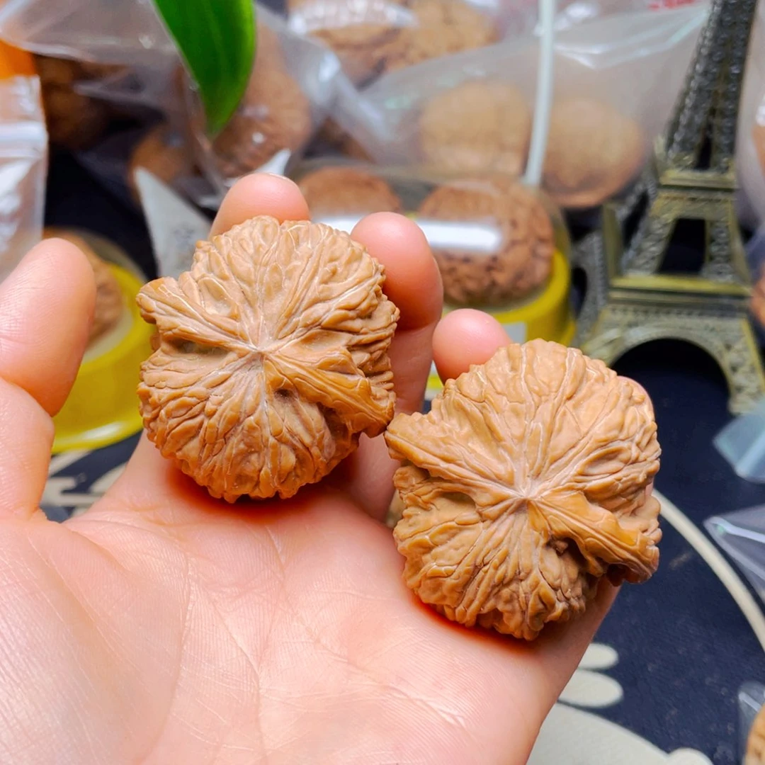 文玩核桃把件磨盘狮子头