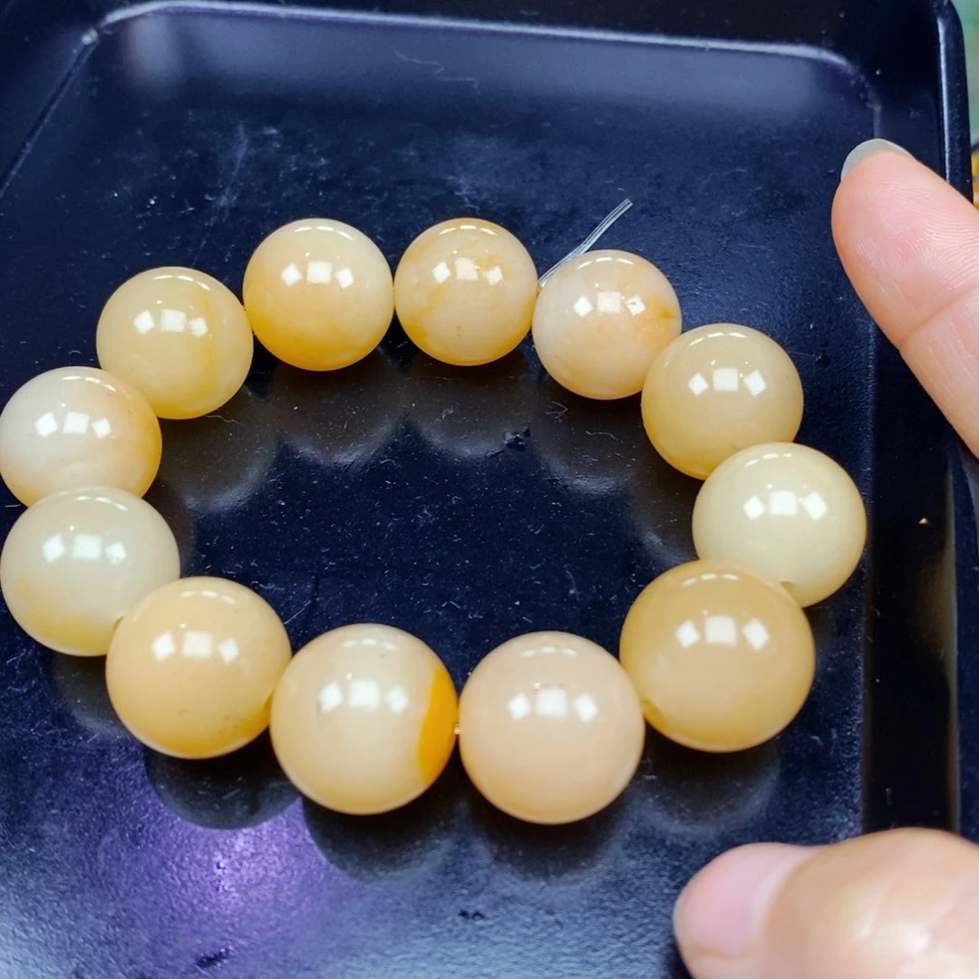 石英质玉（黄龙玉）未镶嵌颈饰