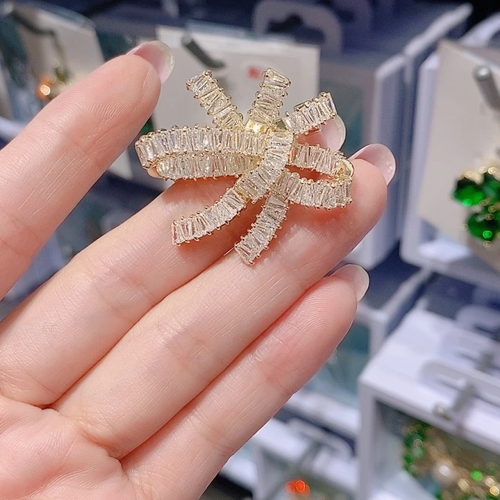 锆石铜合金蝴蝶结胸针 小号
