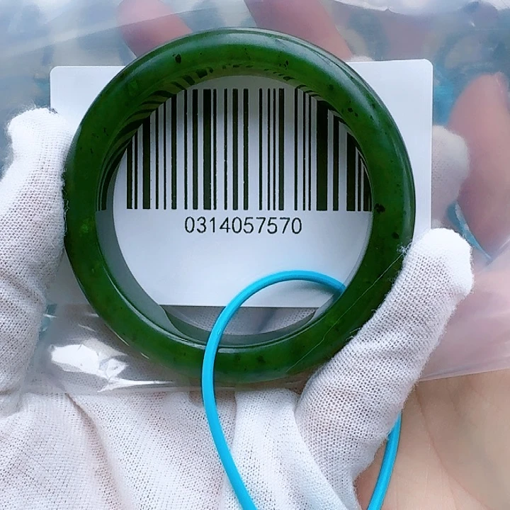 和田玉手镯未镶嵌52.4包容