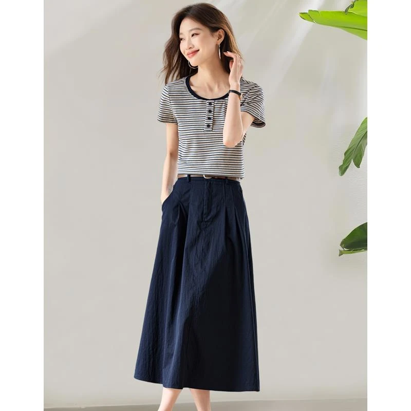 2025夏季新款小众条纹短袖上衣半身裙两件套休闲减龄显瘦套装女薄