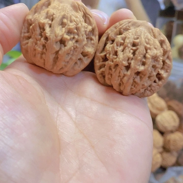 【闪购商品】文玩核桃把件38中桩虎头