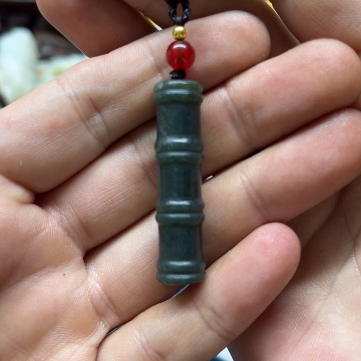 和田玉颈饰未镶嵌伟