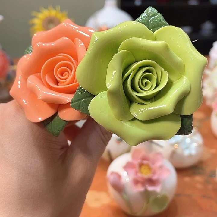 手工陶瓷精致摆件