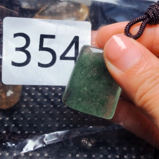 未镶嵌颈饰水晶p*u水晶吊坠