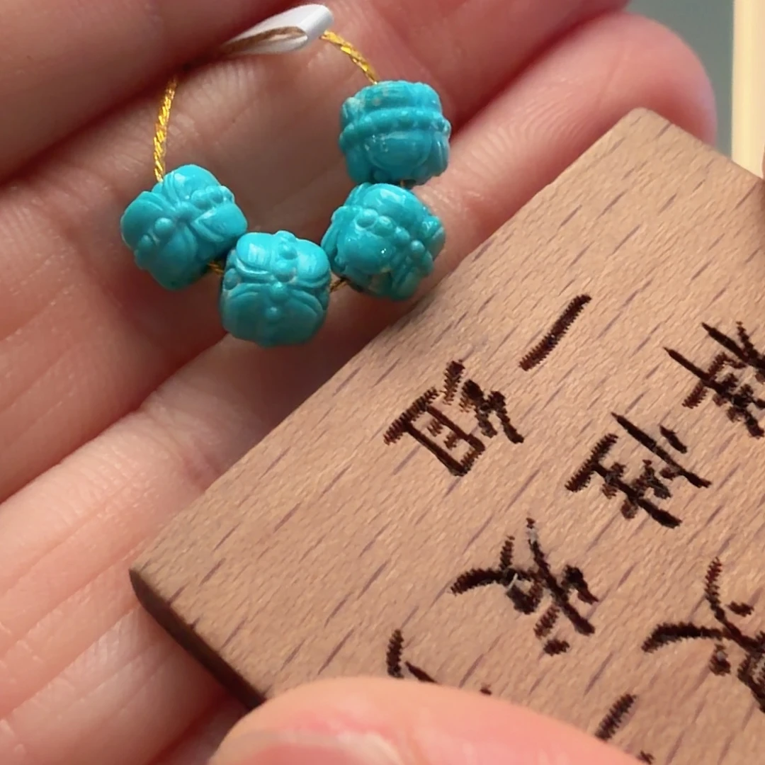 绿松石未镶嵌颈饰