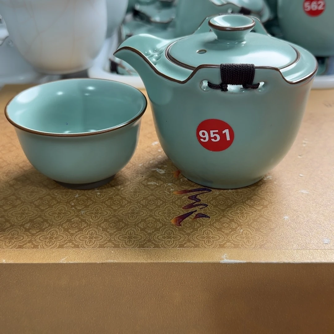 瓷片小微瑕，清库存。