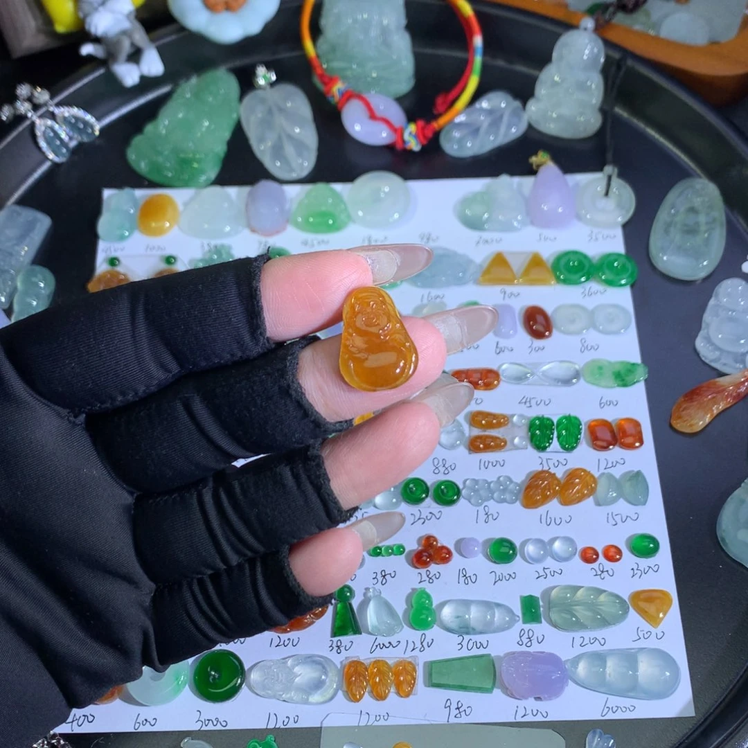 翡翠未镶嵌吊坠(不含链)黄翡财爷爷