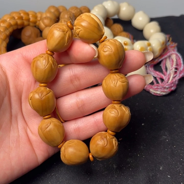 吊坠橄榄核寿桃手串