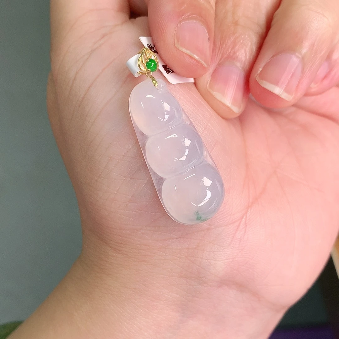 翡翠18K金镶嵌颈饰冰胶飘绿豆子30-13-6如