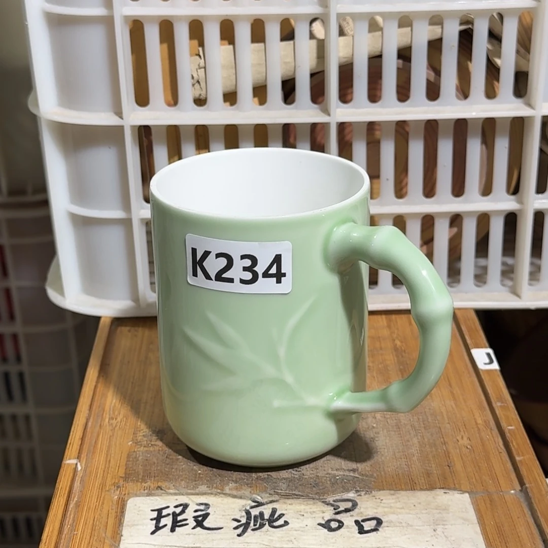 微瑕疵介意勿拍陶瓷器皿M714