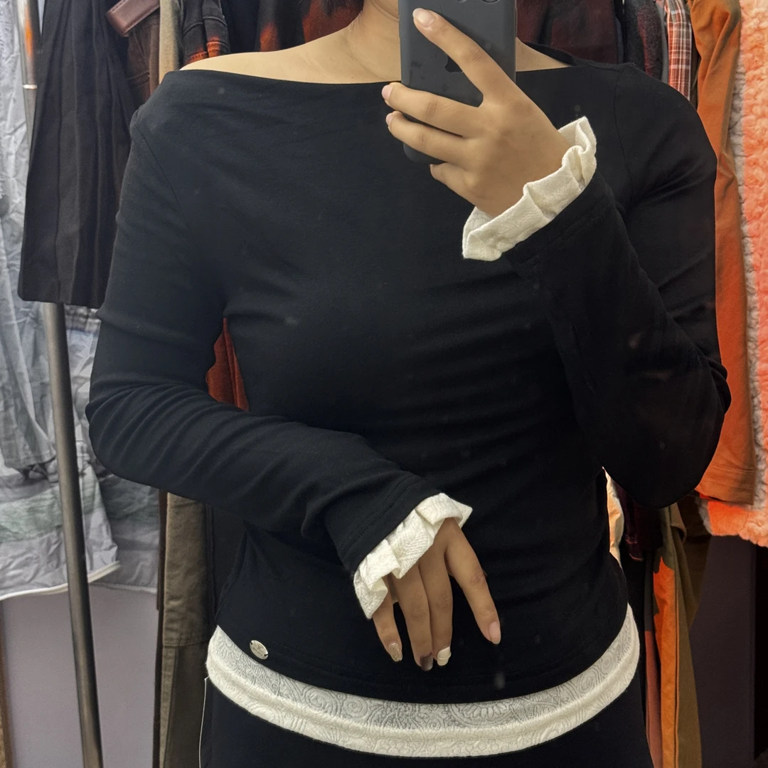 麦寻专柜长袖打底 花边 小一字肩