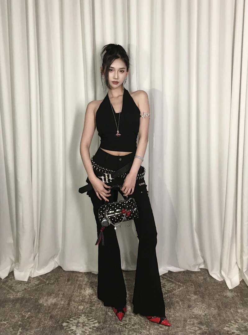 6NE 黑色挂脖背心女美背性感辣妹美式修身短款吊带上衣内搭打底