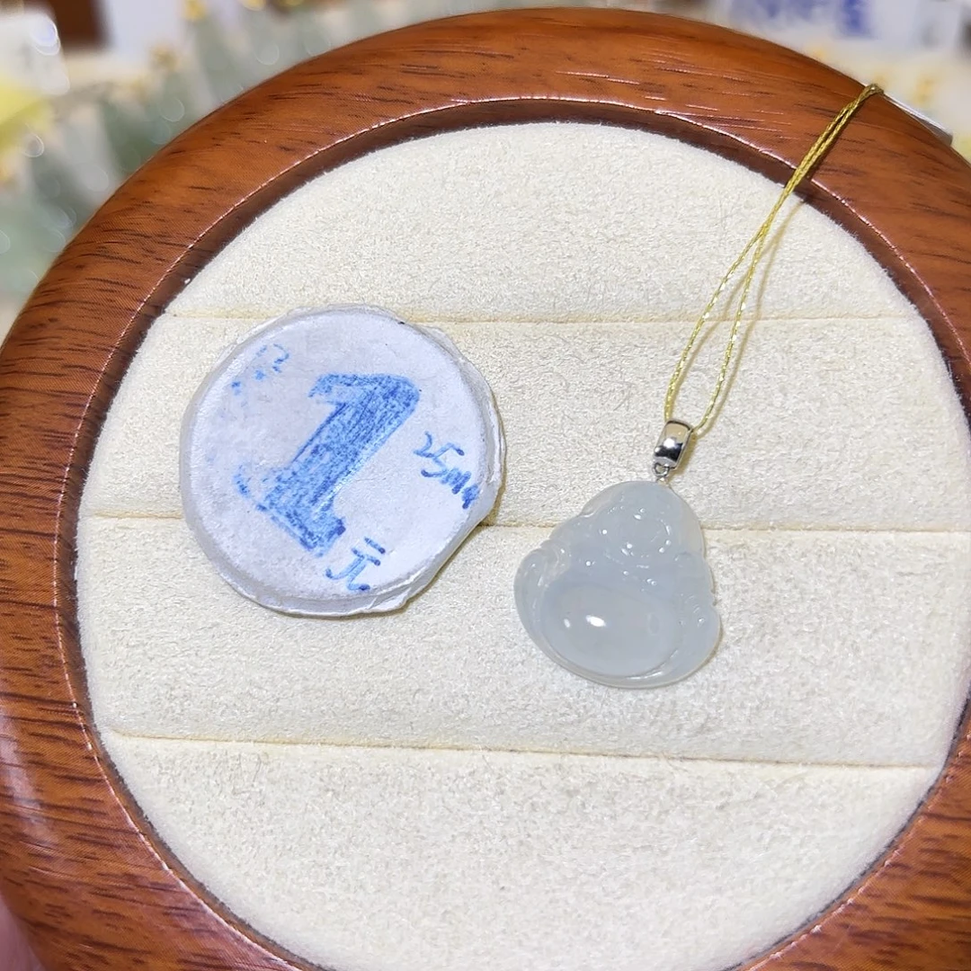 翡翠18K金镶嵌颈饰佛公