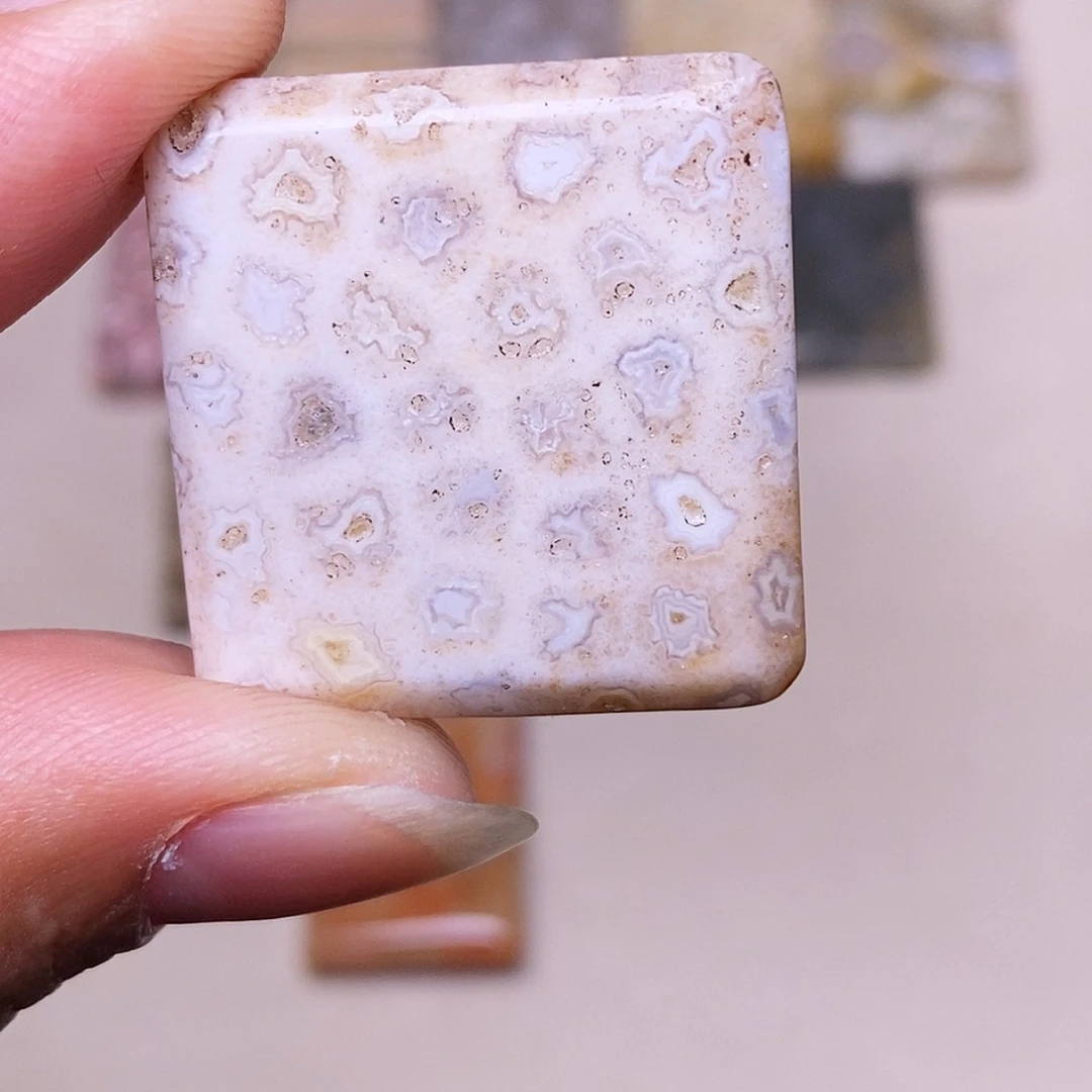 伪***人硅化玉合金珊瑚玉