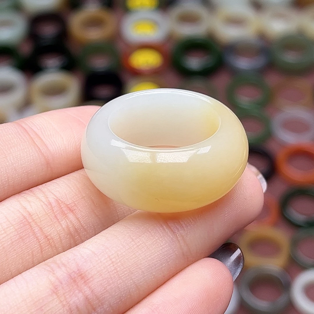 和田玉未镶嵌戒指19.5一口桔桔汽水