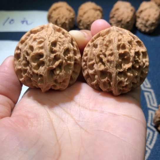 文玩核桃把件苹果园狮子头