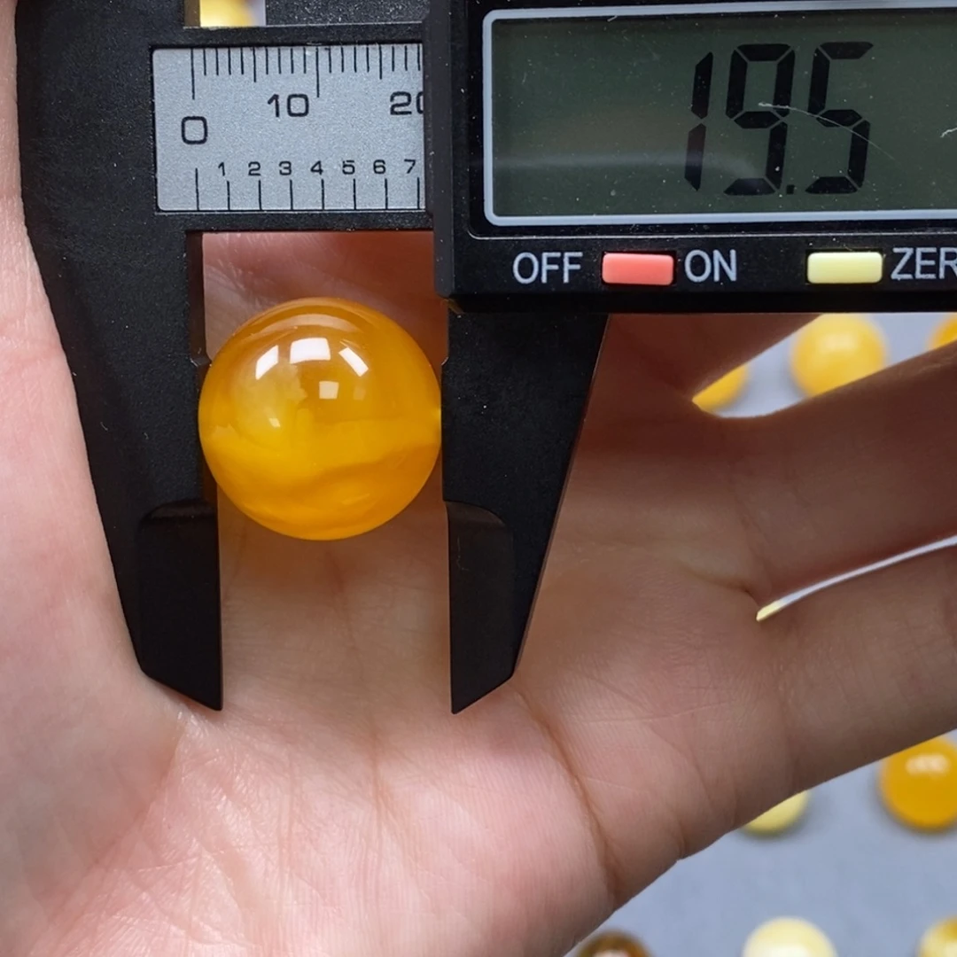 琥珀未镶嵌裸石纯天然