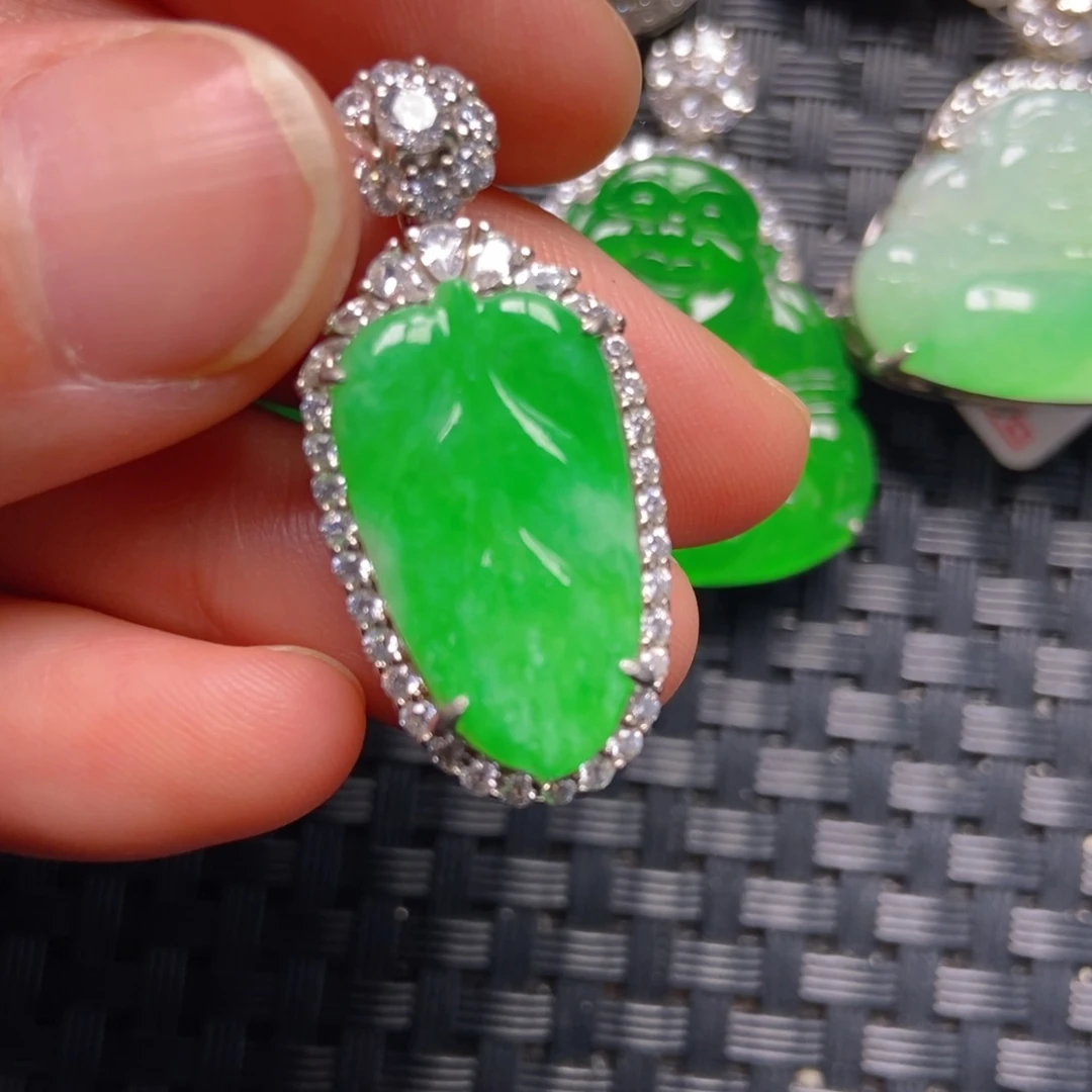 翡翠银S925镶嵌颈饰树叶吊坠