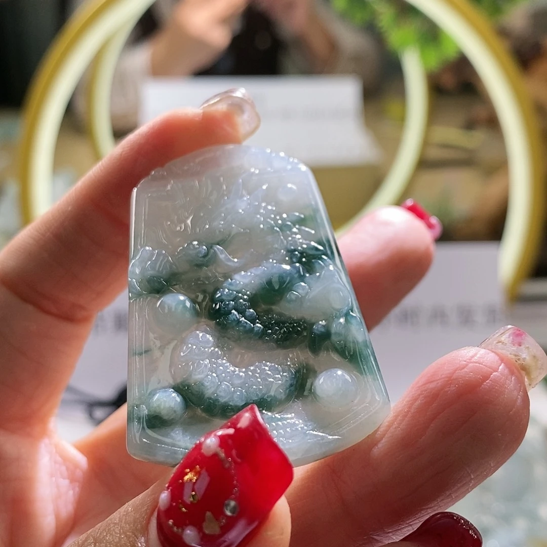 【闪购商品】翡翠颈饰未镶嵌龙牌