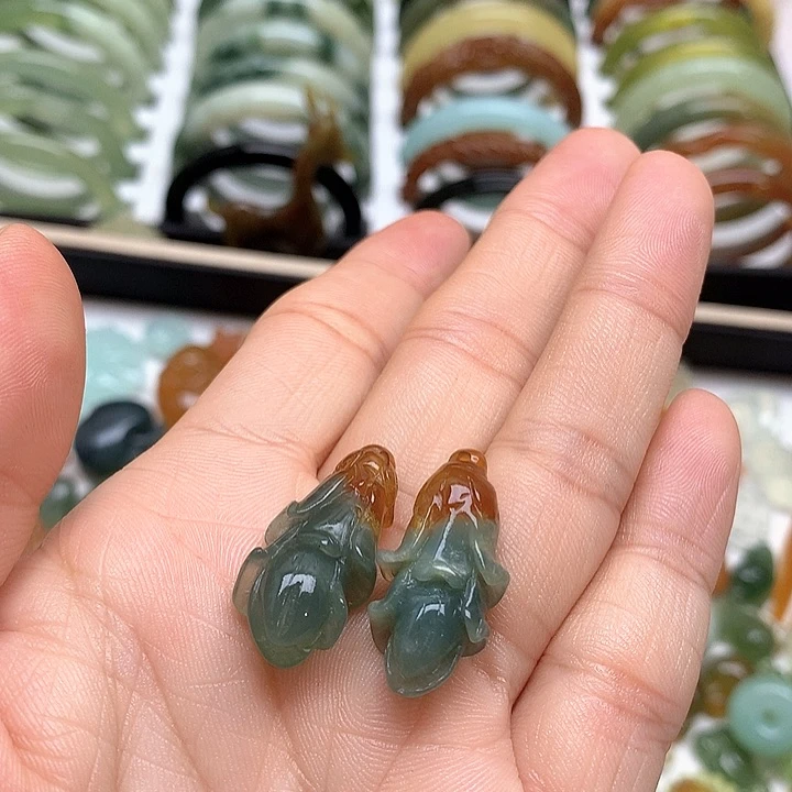 蛇纹石玉挂件未镶嵌禅**茶