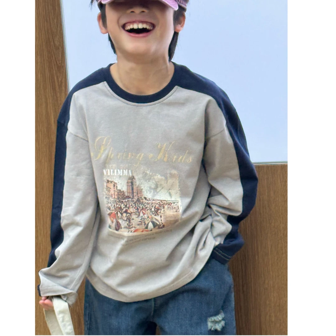 vilimama2025【沙滩文艺】春款拼接高级感撞色城市印花长袖T恤65199