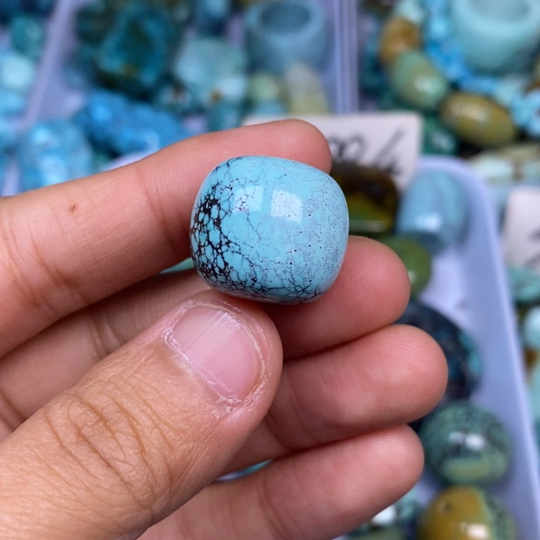 绿松石未镶嵌颈饰