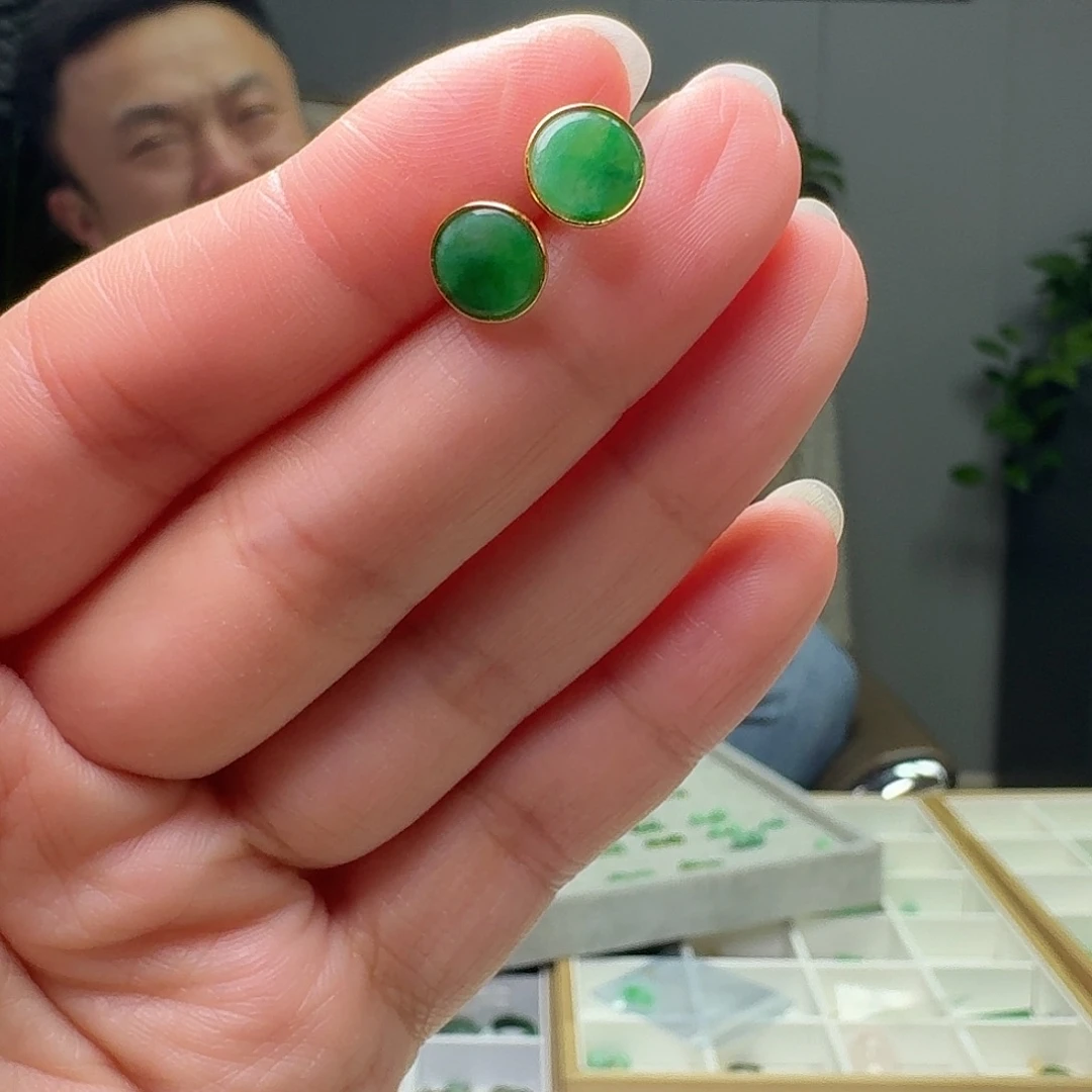 翡翠18K金镶嵌耳饰天然