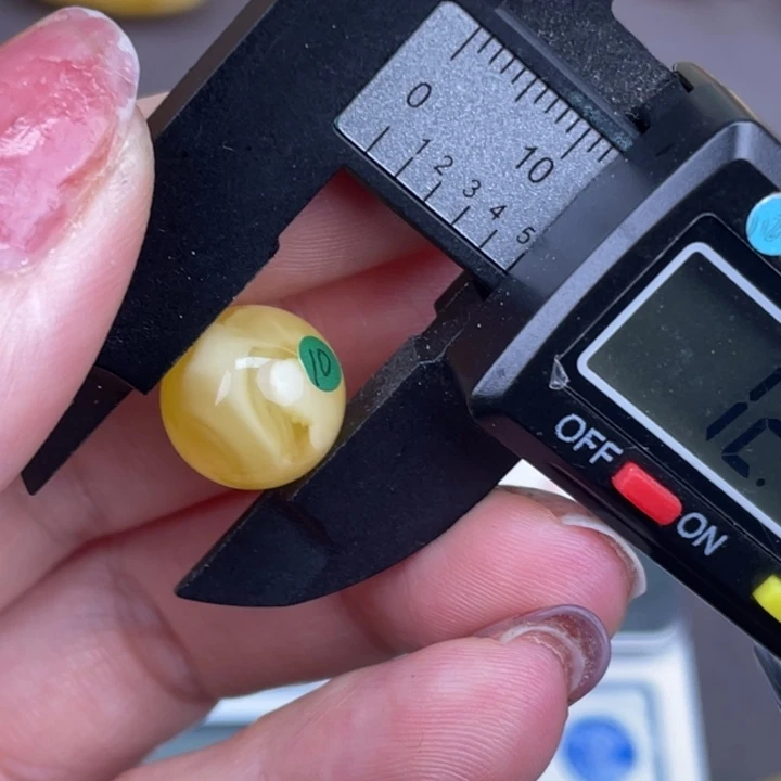 琥珀裸石未镶嵌微瑕936